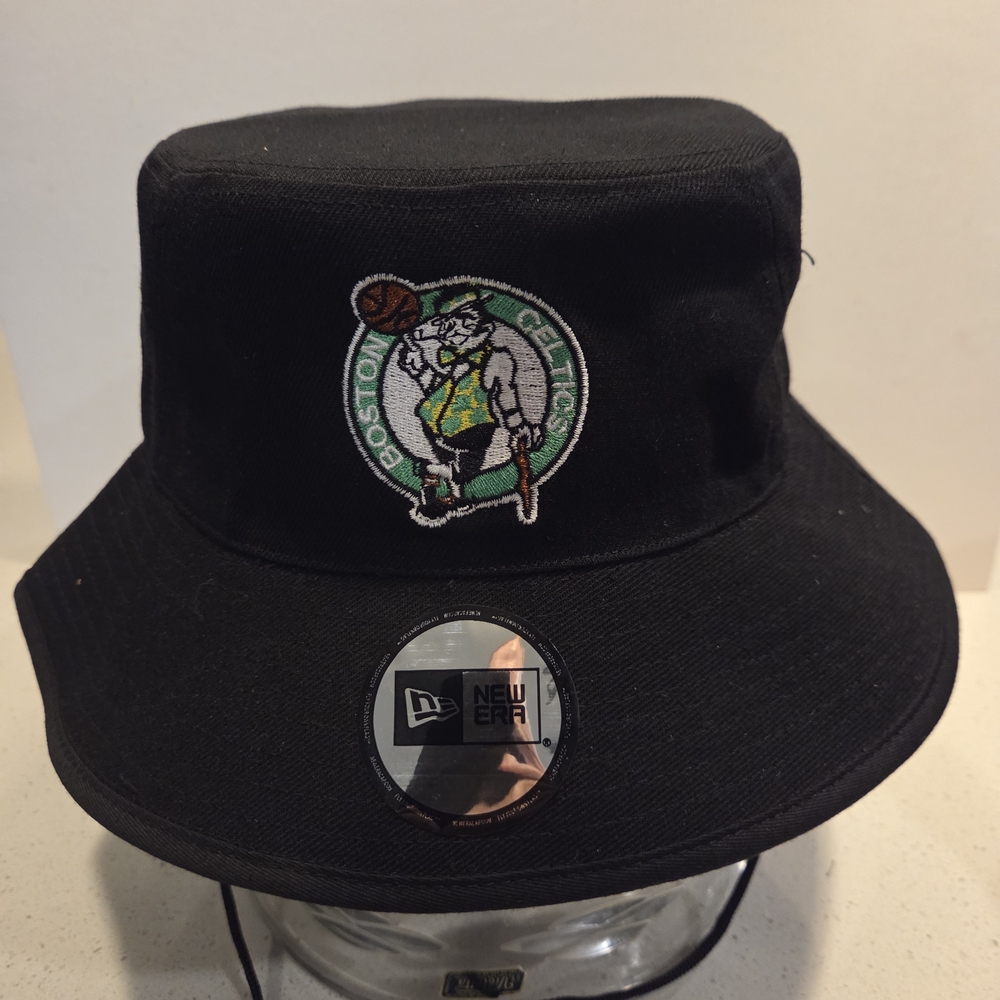 New Era Black Boston Celtics Embroidered Logo Bucket Hat